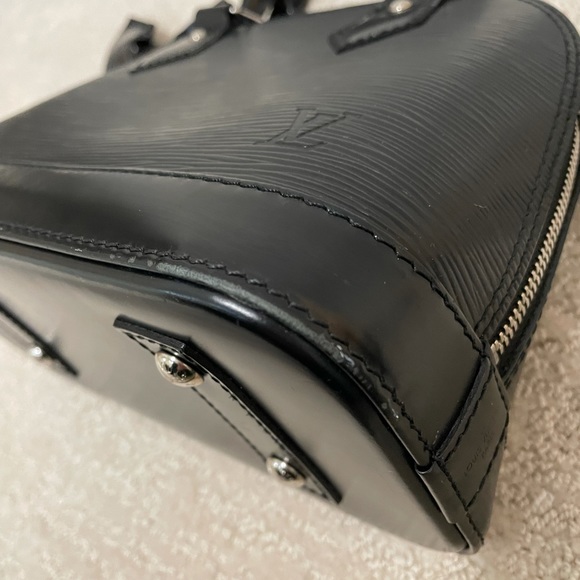 Louis Vuitton Alma BB in Epi leather black - Picture 5 of 8